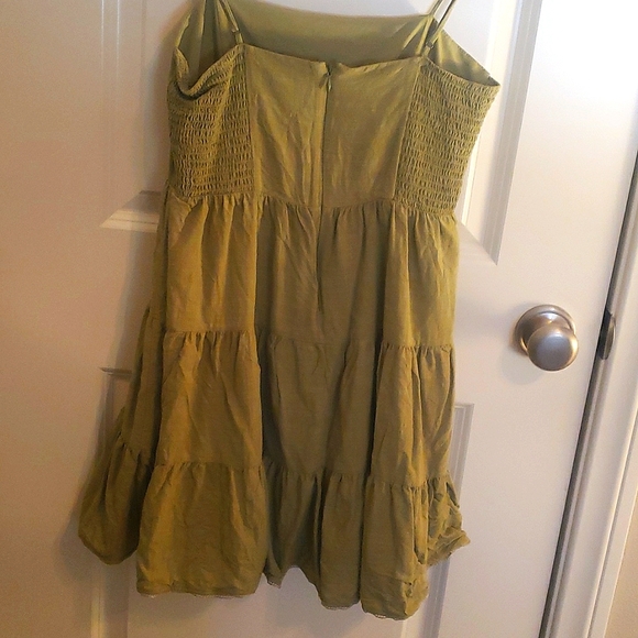 Dress - Picture 2 of 2